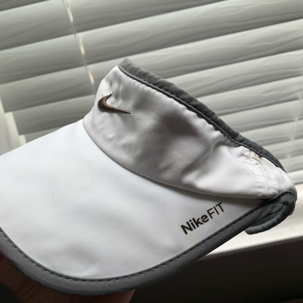 Nike DriFit Visor (white)